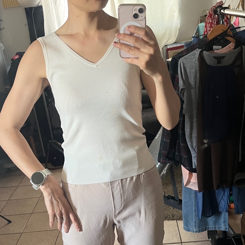 Sleeveless V-Neck Tank Top in White
